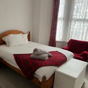Spacious Family , Cardiff United Kingdom